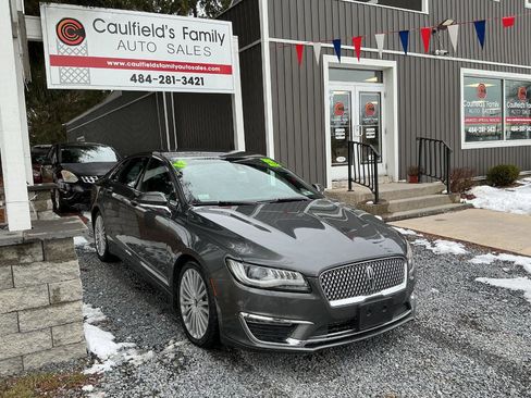 Used 2017 Lincoln MKZ Reserve w/ Technology Package image 3
