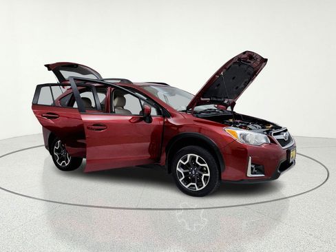 Used 2017 Subaru Crosstrek 2.0i Premium AWD/4WD image 11