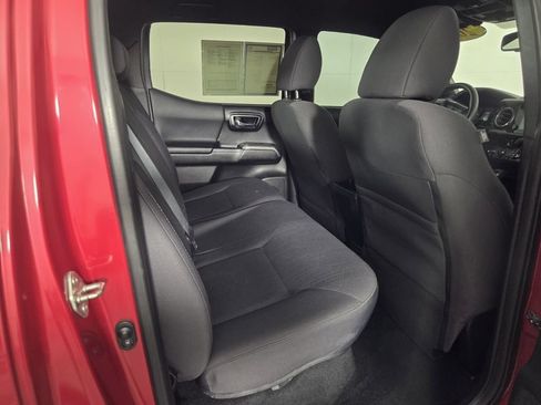 Used 2018 Toyota Tacoma TRD Off-Road AWD/4WD image 28