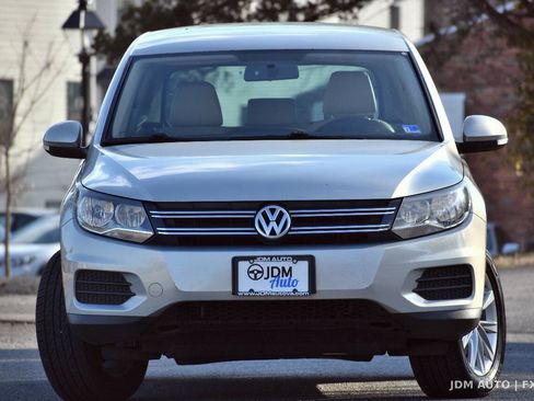 Used 2014 Volkswagen Tiguan S FWD image 3