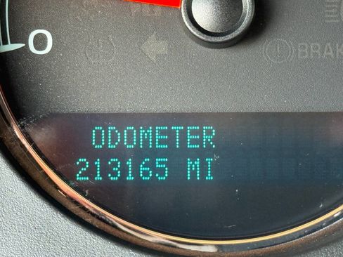 Used 2010 GMC Yukon Denali image 39