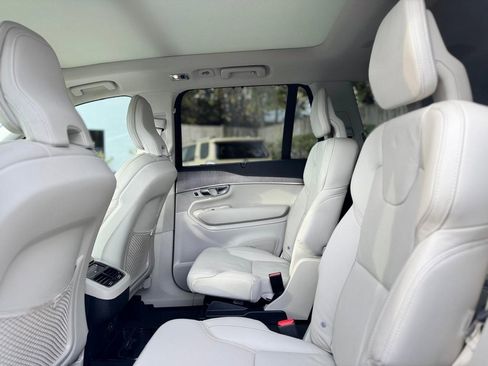 Used 2022 Volvo XC90 T6 Inscription w/ Climate Package image 15