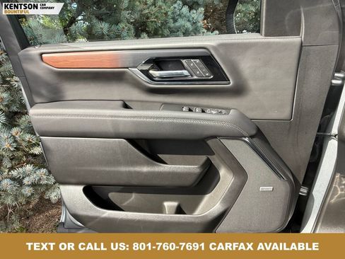 Used 2025 GMC Yukon XL Denali AWD/4WD image 21