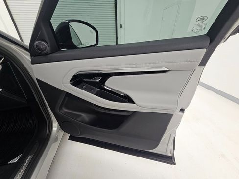 Used 2023 Land Rover Range Rover Evoque R-Dynamic SE image 35