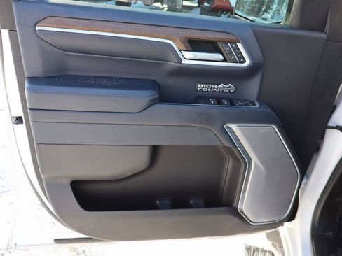 Used 2022 Chevrolet Silverado 1500 High Country image 21