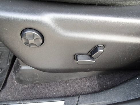 Used 2018 Jeep Grand Cherokee Overland image 14