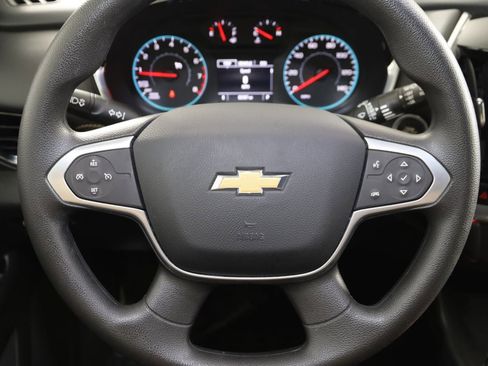 Used 2021 Chevrolet Traverse LS image 32