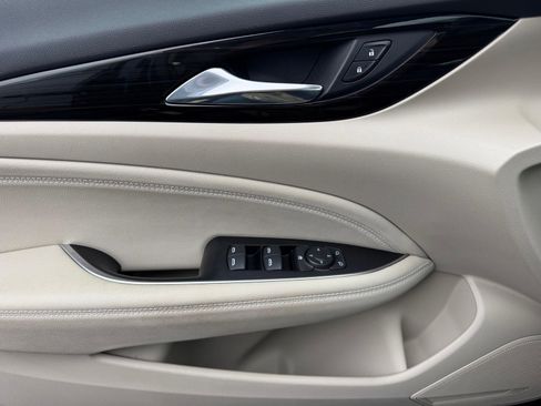 Used 2018 Buick Regal Preferred w/ Driver Confidence Package #1 image 11