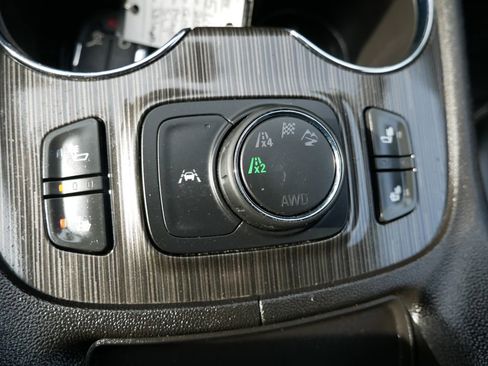 Used 2023 GMC Acadia SLT image 21