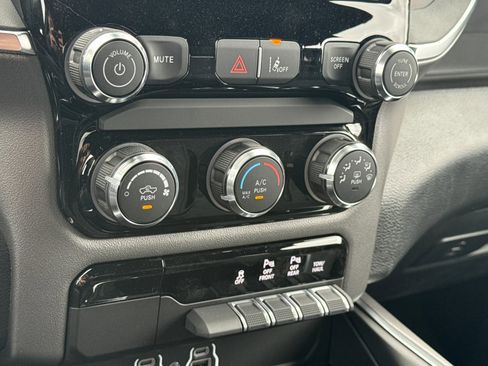 New 2026 RAM 1500 Express AWD/4WD image 18