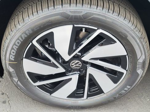 New 2026 Volkswagen Atlas SEL image 5