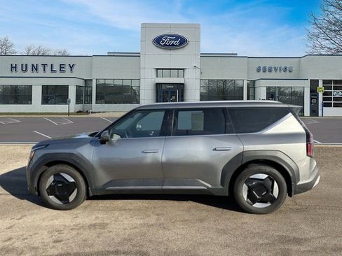 Used 2024 Kia EV9 Wind image 7