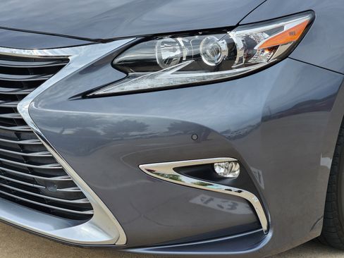 Used 2017 Lexus ES 350 image 6