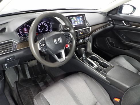 Used 2020 Honda Accord EX image 10