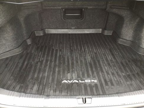 Used 2017 Toyota Avalon XLE image 24