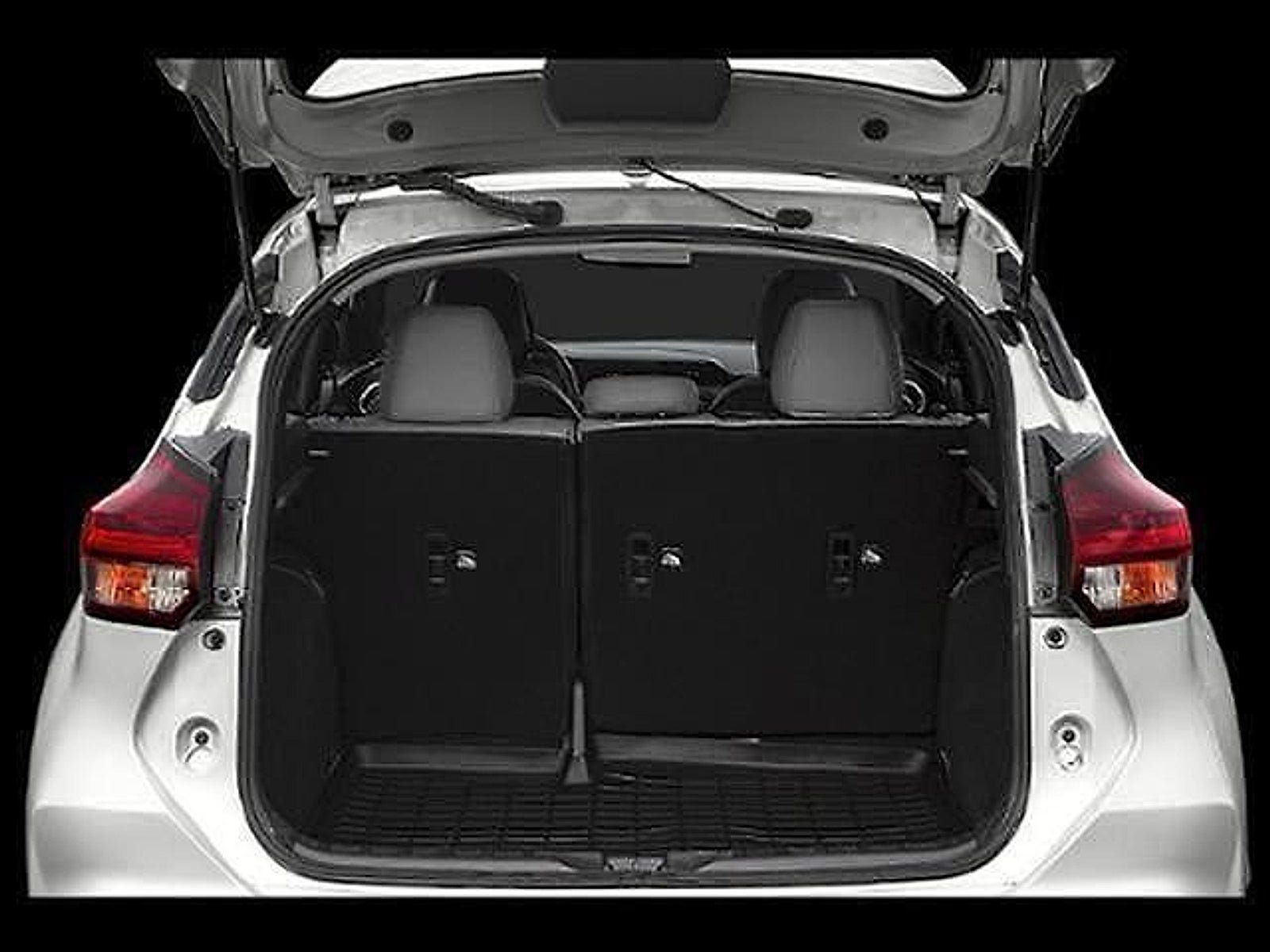 Used 2023 Nissan Kicks SR w/ SR Premium Package FWD image 26