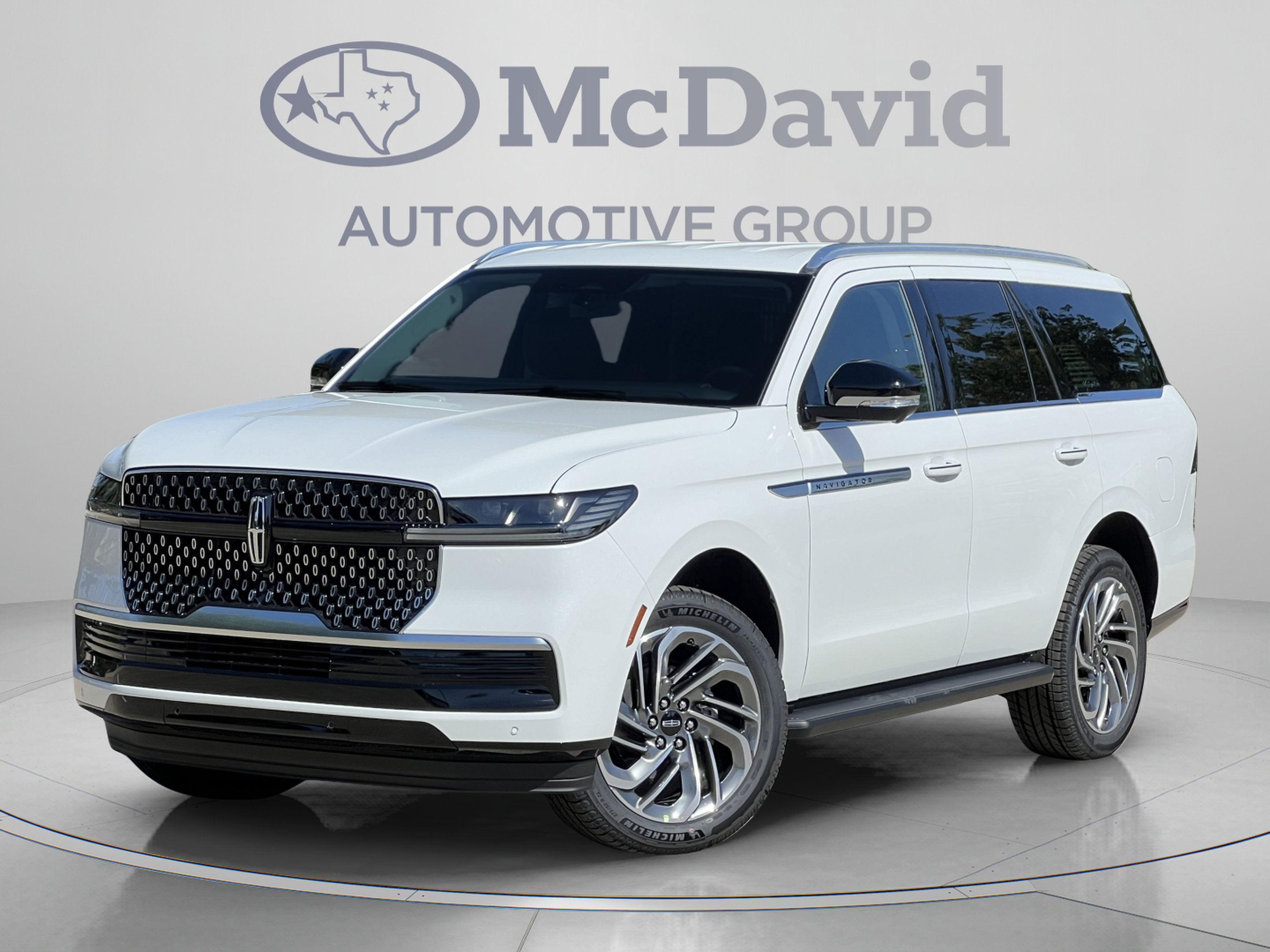 New 2027 Lincoln Navigator Premiere RWD image 2