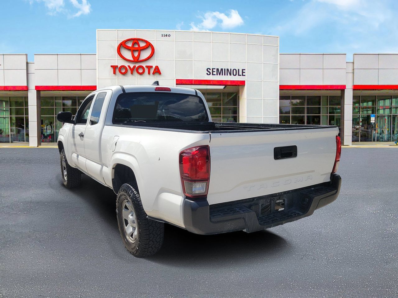 Used 2022 Toyota Tacoma SR RWD image 4