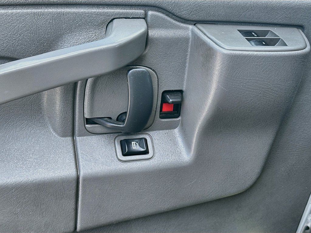 Used 2023 Chevrolet Express 3500 w/ Power Convenience Package RWD image 20