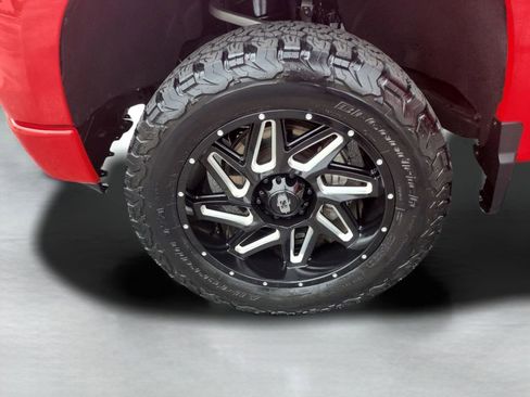 Used 2023 Chevrolet Silverado 1500 Custom image 39