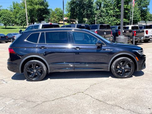 Used 2024 Volkswagen Tiguan SE R-Line FWD image 4