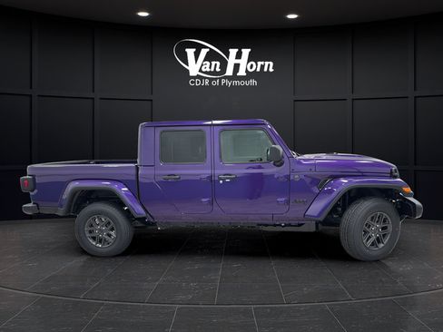 New 2026 Jeep Gladiator Sport AWD/4WD image 8