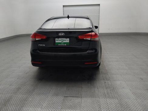 Used 2017 Kia Forte LX FWD image 7