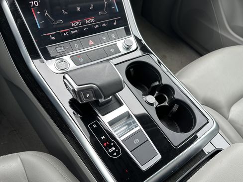 Used 2022 Audi Q7 Premium image 27