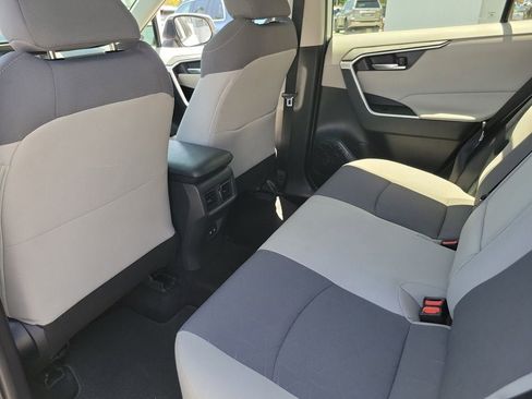 Used 2019 Toyota RAV4 XLE AWD/4WD image 14