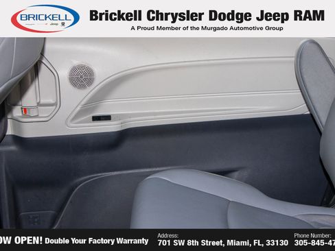 Used 2024 Toyota Sienna XLE FWD image 11