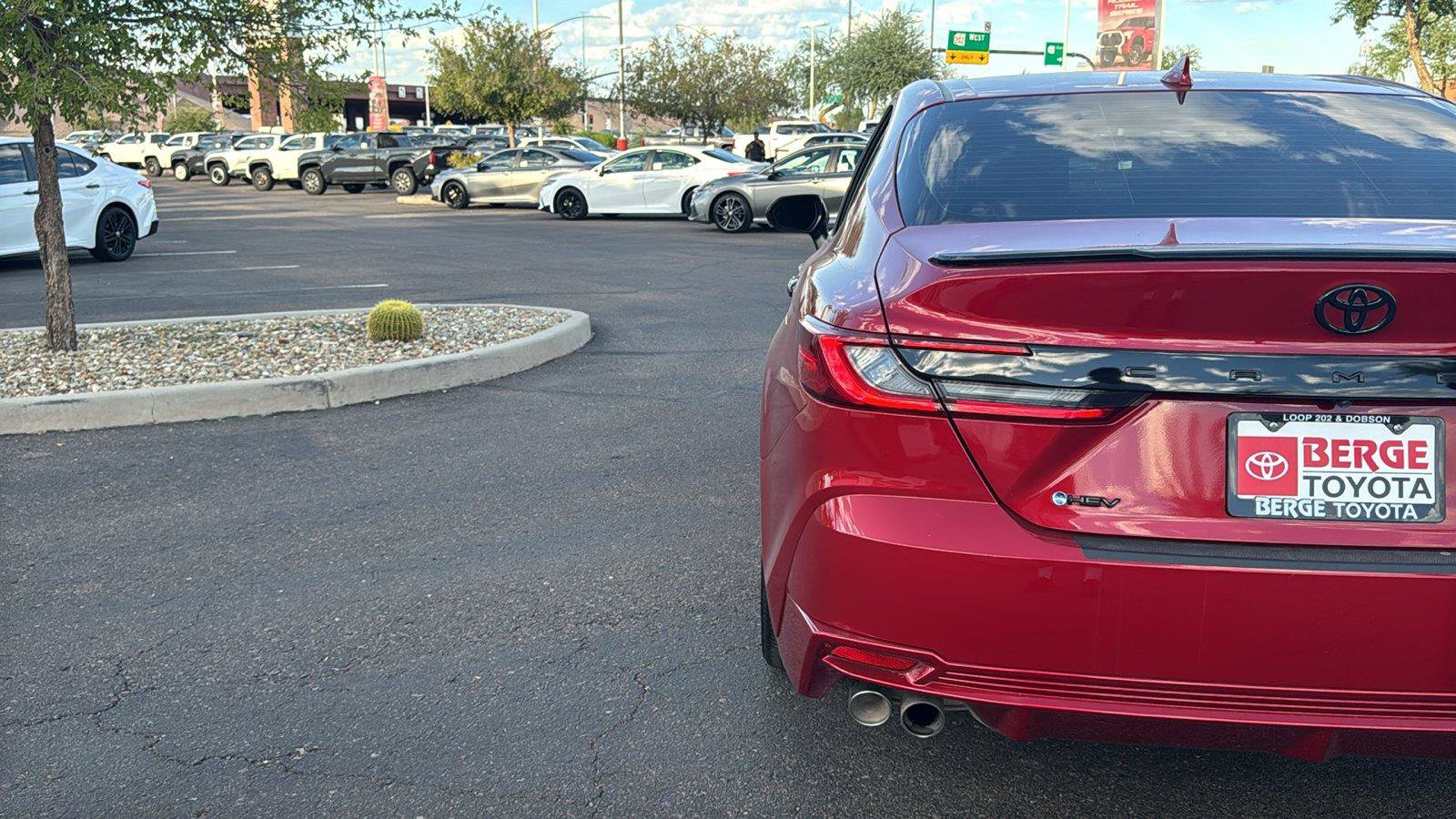 Used 2025 Toyota Camry XSE FWD image 8