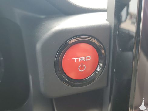 Used 2025 Toyota Tacoma TRD Off-Road AWD/4WD image 26