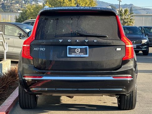 Certified 2023 Volvo XC90 T8 Ultimate w/ Lounge Package image 8