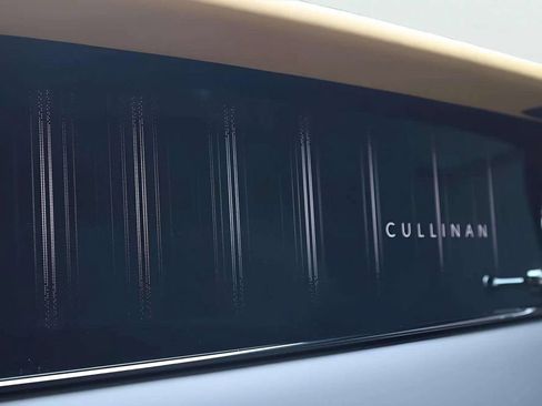 Used 2026 Rolls-Royce Cullinan AWD/4WD image 8