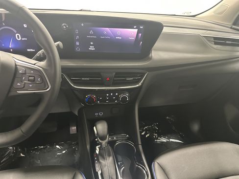 Used 2025 Buick Encore GX Sport Touring w/ Advanced Technology Package image 30
