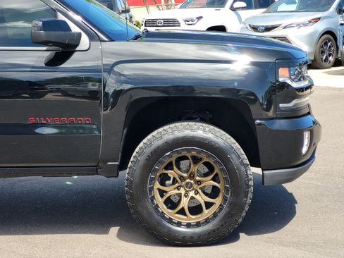Used 2017 Chevrolet Silverado 1500 LTZ Z71 w/ Redline Edition AWD/4WD image 7