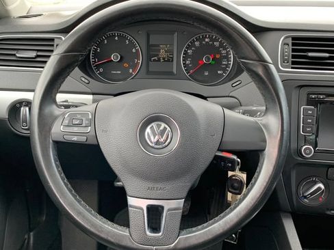 Used 2013 Volkswagen Jetta SE FWD image 15