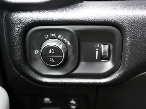 Used 2020 RAM 1500 Big Horn image 35