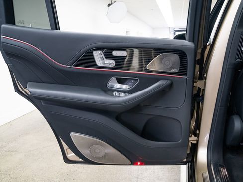 Used 2023 Mercedes-Benz Maybach GLS 600 4MATIC image 20