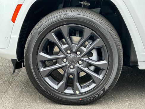 New 2026 Jeep Grand Cherokee Limited AWD/4WD image 25