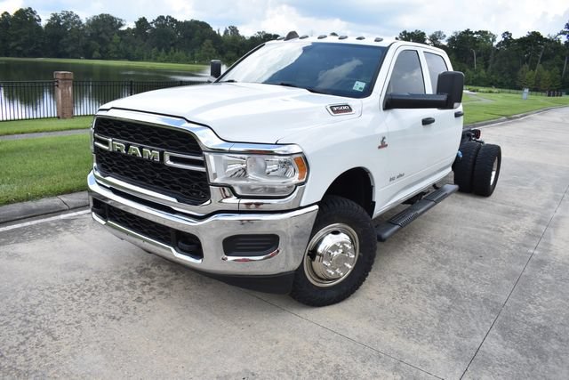 Used 2022 RAM 3500 Tradesman w/ Chrome Appearance Group AWD/4WD image 2