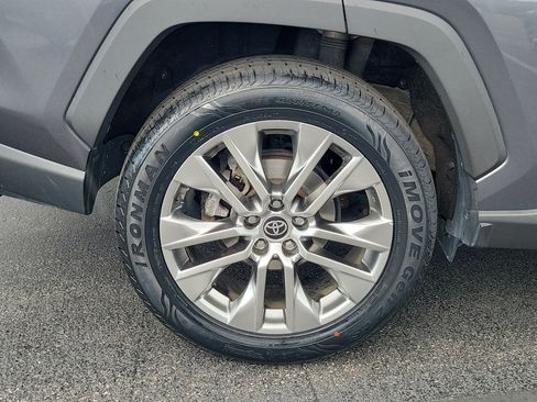 Certified 2021 Toyota RAV4 XLE Premium AWD/4WD image 6