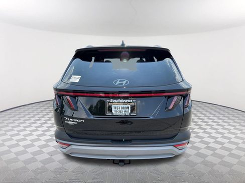 Used 2025 Hyundai Tucson Limited FWD image 6