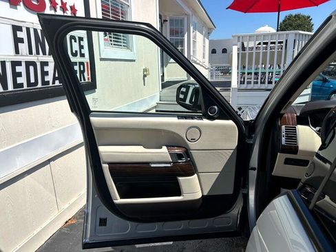 Used 2016 Land Rover Range Rover HSE image 8