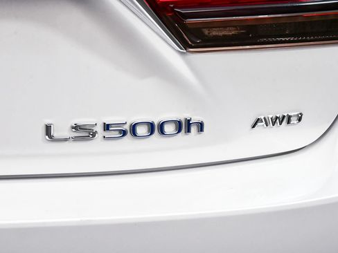 Used 2022 Lexus LS 500h AWD w/ Luxury Package image 98