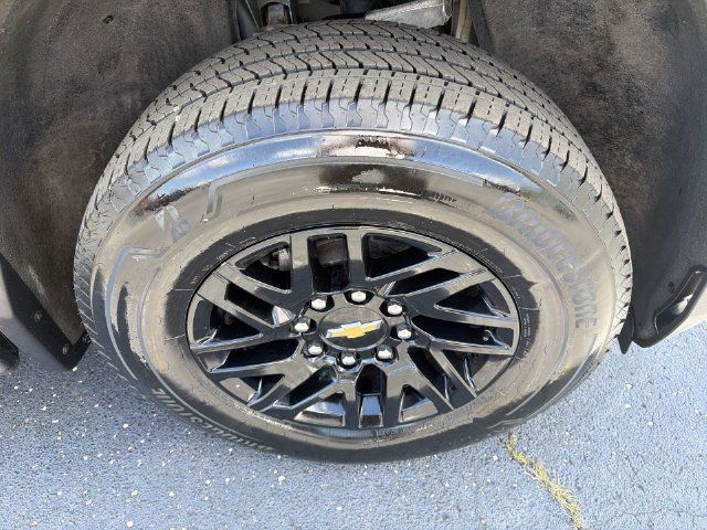Certified 2026 Chevrolet Silverado EV W/T AWD/4WD image 15