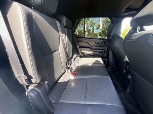 Used 2025 Toyota 4Runner TRD Off-Road Premium AWD/4WD image 27