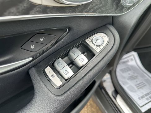 Used 2018 Mercedes-Benz GLC 300 4MATIC image 16