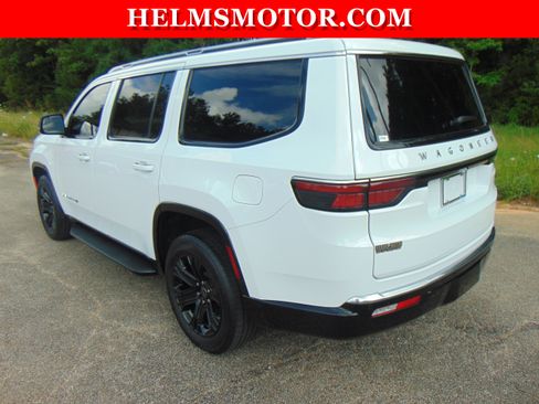 Certified 2025 Jeep Wagoneer 4WD image 12