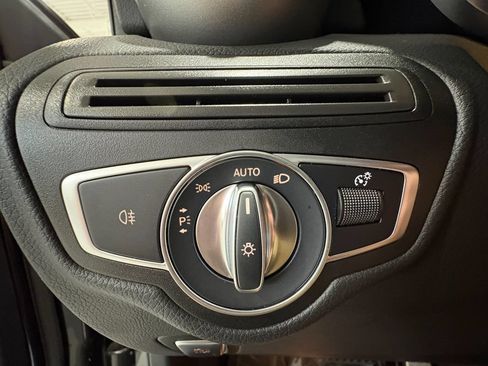 Used 2022 Mercedes-Benz GLC 300 4MATIC image 35